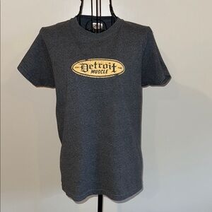 Gray Short Sleeve Tee with Crew Neck‎